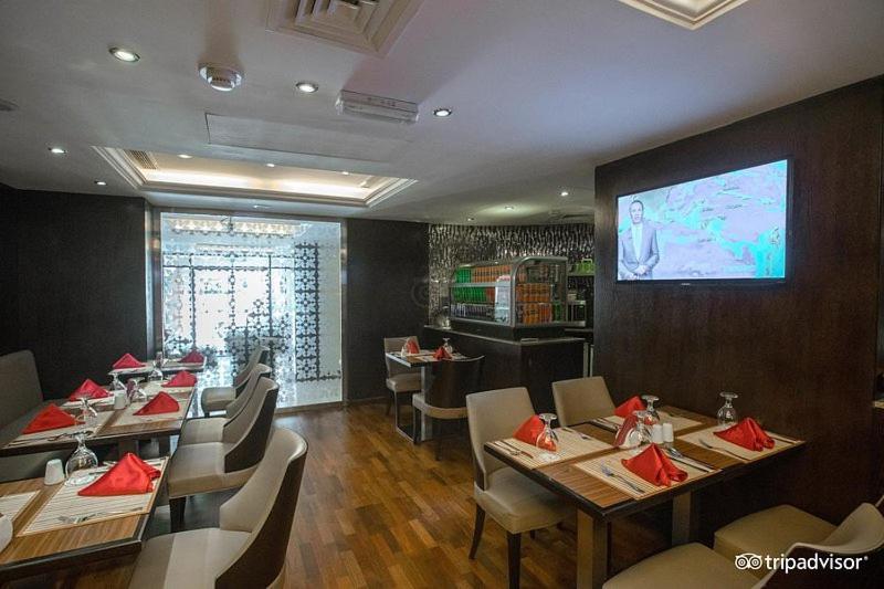 Mark Inn Hotel Deira Дубай Екстериор снимка