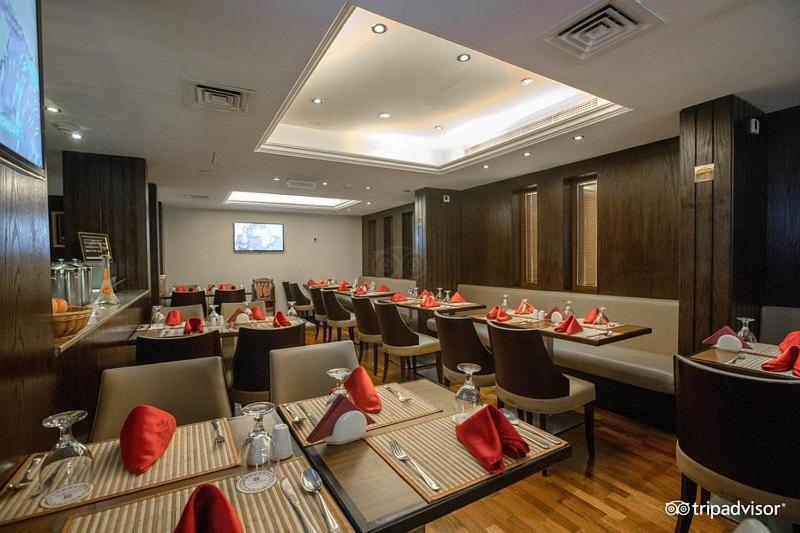 Mark Inn Hotel Deira Дубай Екстериор снимка
